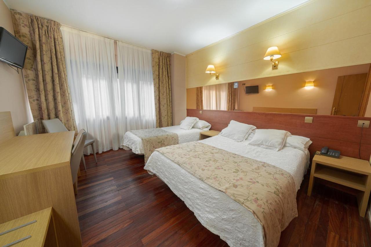 Hotel Regio Torrelavega Εξωτερικό φωτογραφία