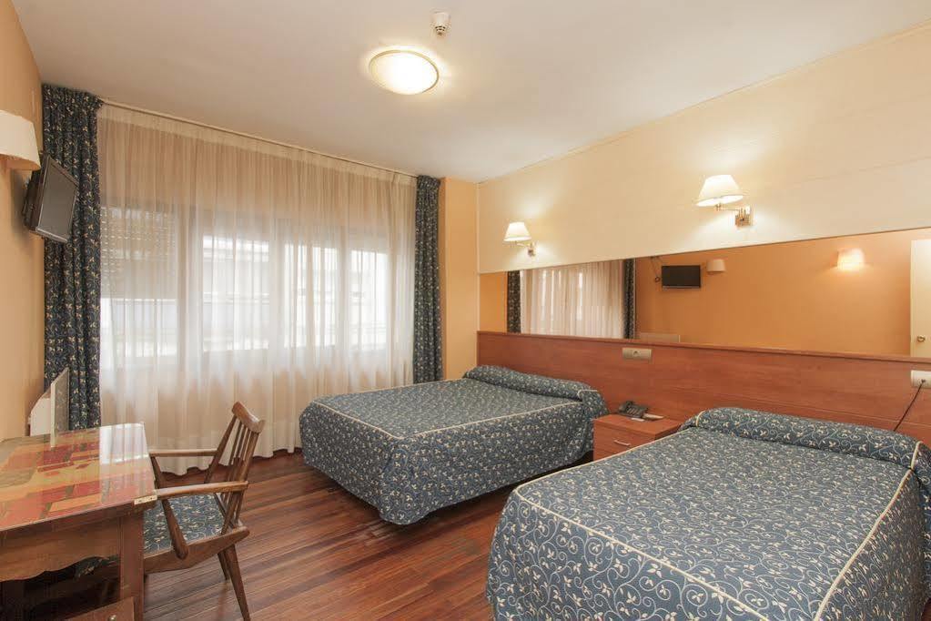 Hotel Regio Torrelavega Εξωτερικό φωτογραφία